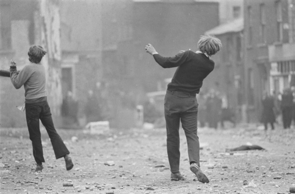 «Manifestantes católicos. Batalla de Bogside», de Gilles Caron (1969)