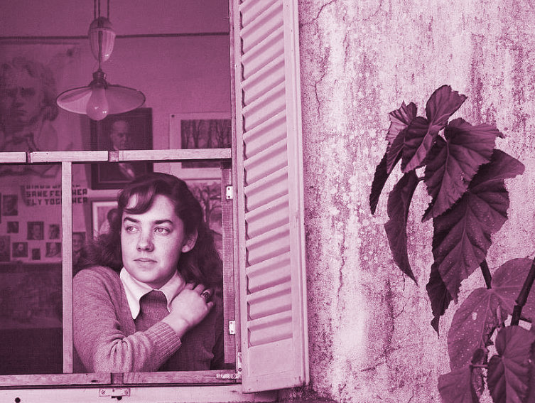 [#8M] Quitarnos el disfraz: el feminismo de María Elena Walsh