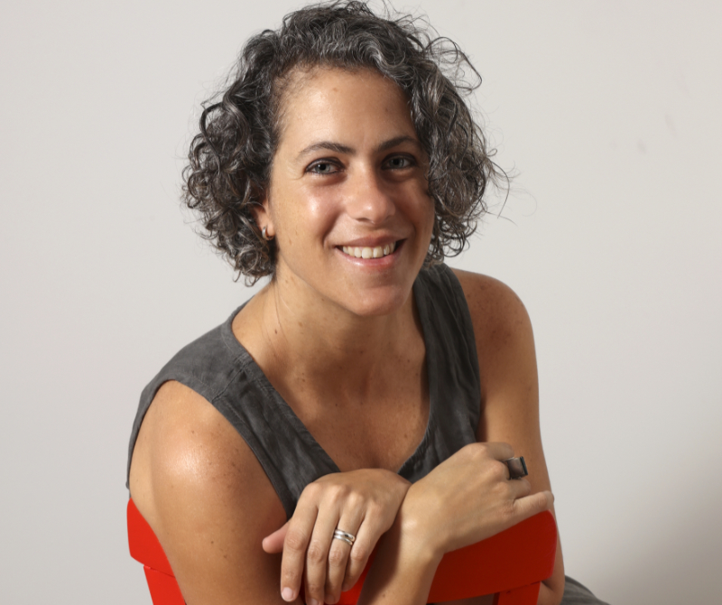 Malear el recuerdo: entrevista a Katya Adaui