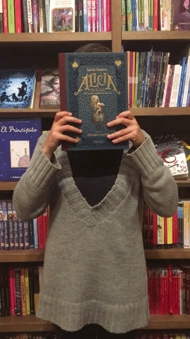 Hacé clic para ver la reseña de Agustina sobre «Alicia en el País de las Maravillas»