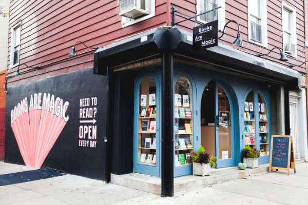 Visita a la librería The Paper Hound, en Vancouver - Escaramuza - Libros y  café